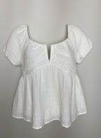 Blusa top peplum manga bufante decote estilo camponesa branca - KIRIOUS | P