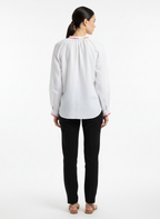 Blusa Feminina Linho Bordada com Pregas Frontais - Linda De Morrer / 38