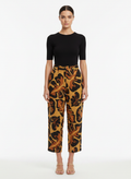 Calça Pantacourt Estampada Tropical - FARM / M