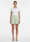 Shorts de Linho Cintura Alta com Pregas Verde Menta - All's/P