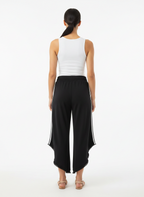 Calça Pantacourt Navy com Faixa Lateral e Barra Desfiada - FARM / P