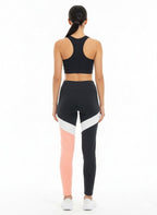 Calça Legging Esportiva Preta com Recortes em Rosa e Branco - Nike/M